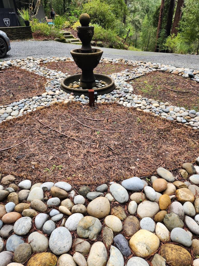Soldano circular driveway before Detail