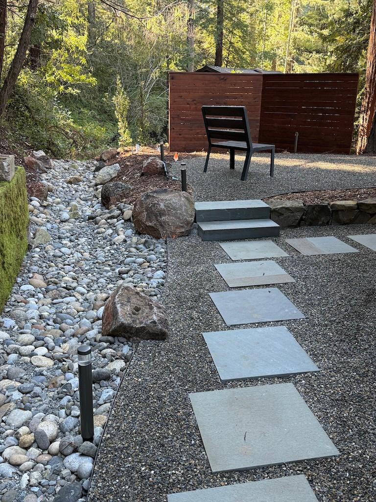 Soldano patio rain garden